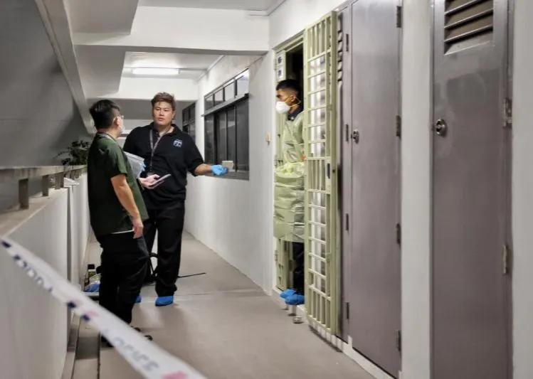 新加坡社会太吓人，一连发生多起“孤独死”事件，这就是资本主义社会的残酷。据新