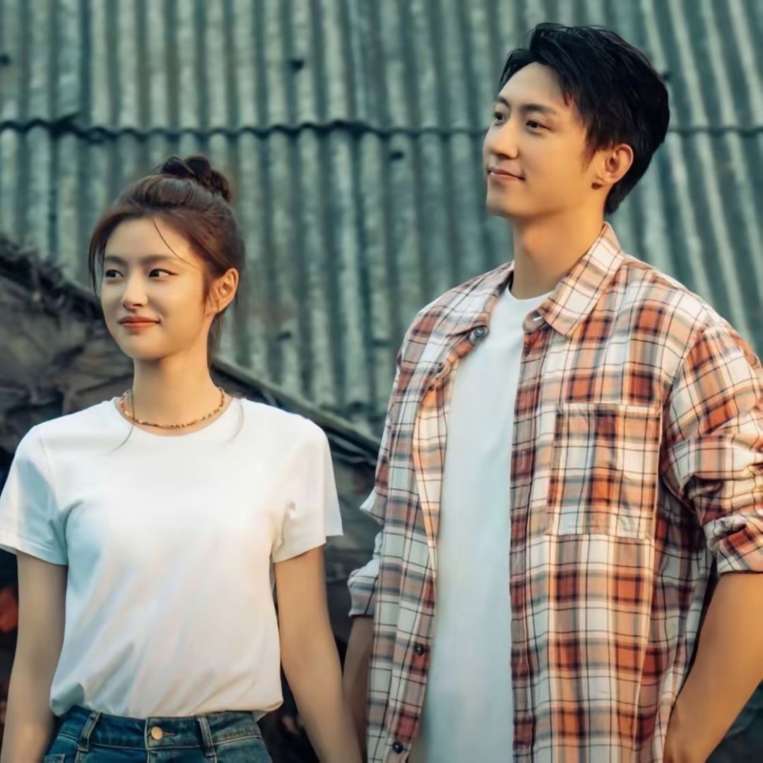 徐若晗为什么能和黄景瑜二搭？不是她背景多硬，也不是她演技有多炸裂，而是她和黄景瑜