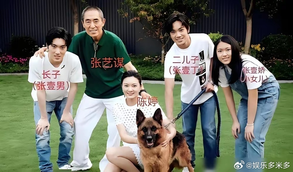 76岁的张艺谋还在拼命，你以为是艺术家的最后燃烧？我告诉你，他是在给自己的王朝