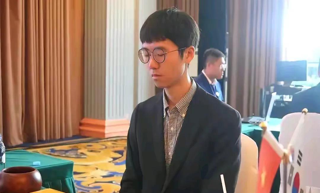 韩国农心杯预选赛损失惨重，老将排名第二的朴廷恒不敌李志贤，第三的卞相壹被安成浚击