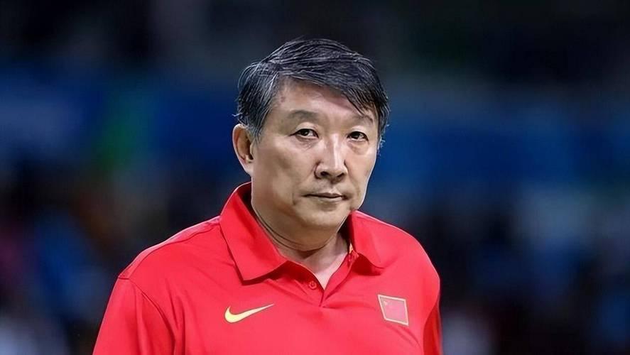 宫鲁鸣的目标是28年保6争4，世界杯只是年轻队员练兵宫鲁鸣的这套建队思路，核