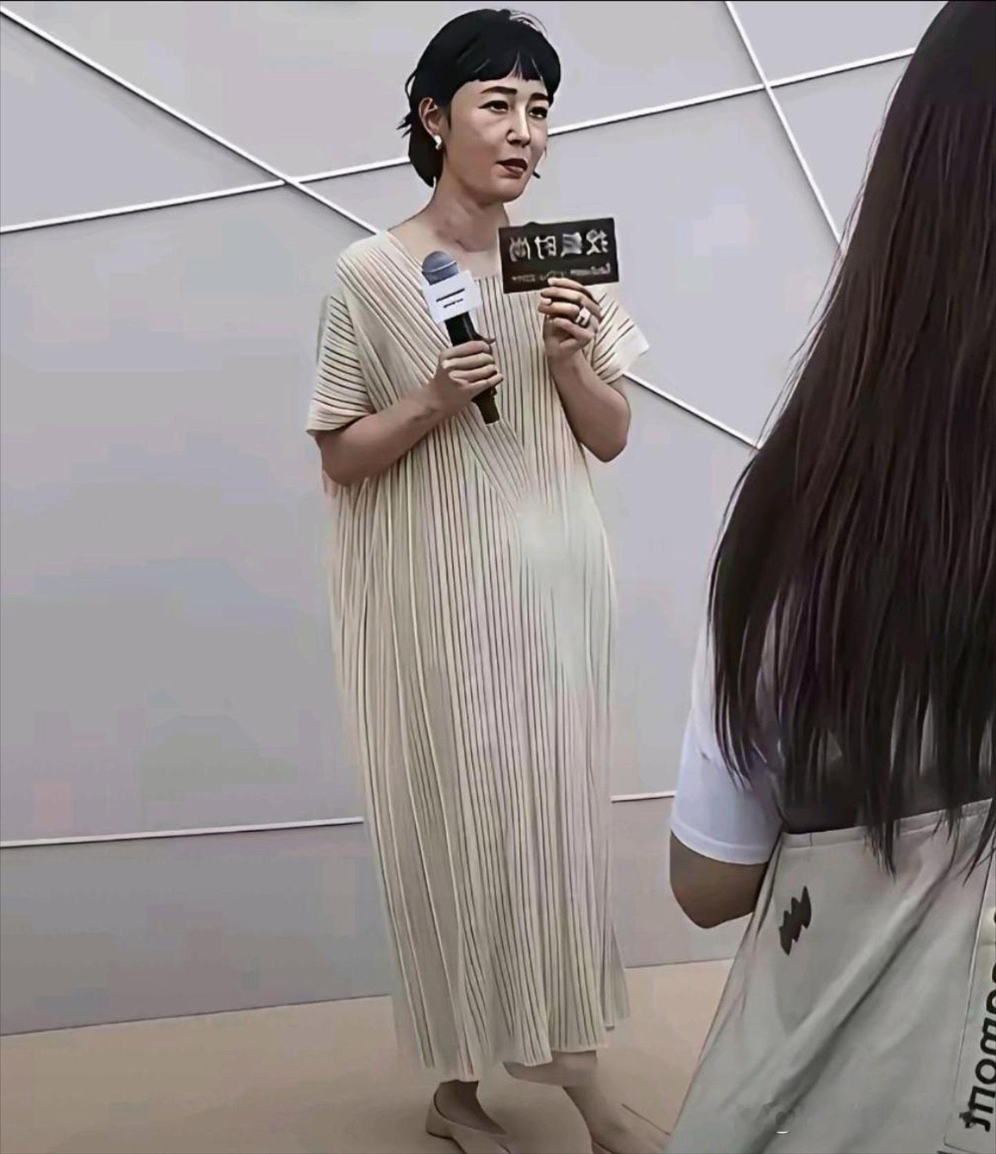 白百何变化也太大了吧，都认不出来了。