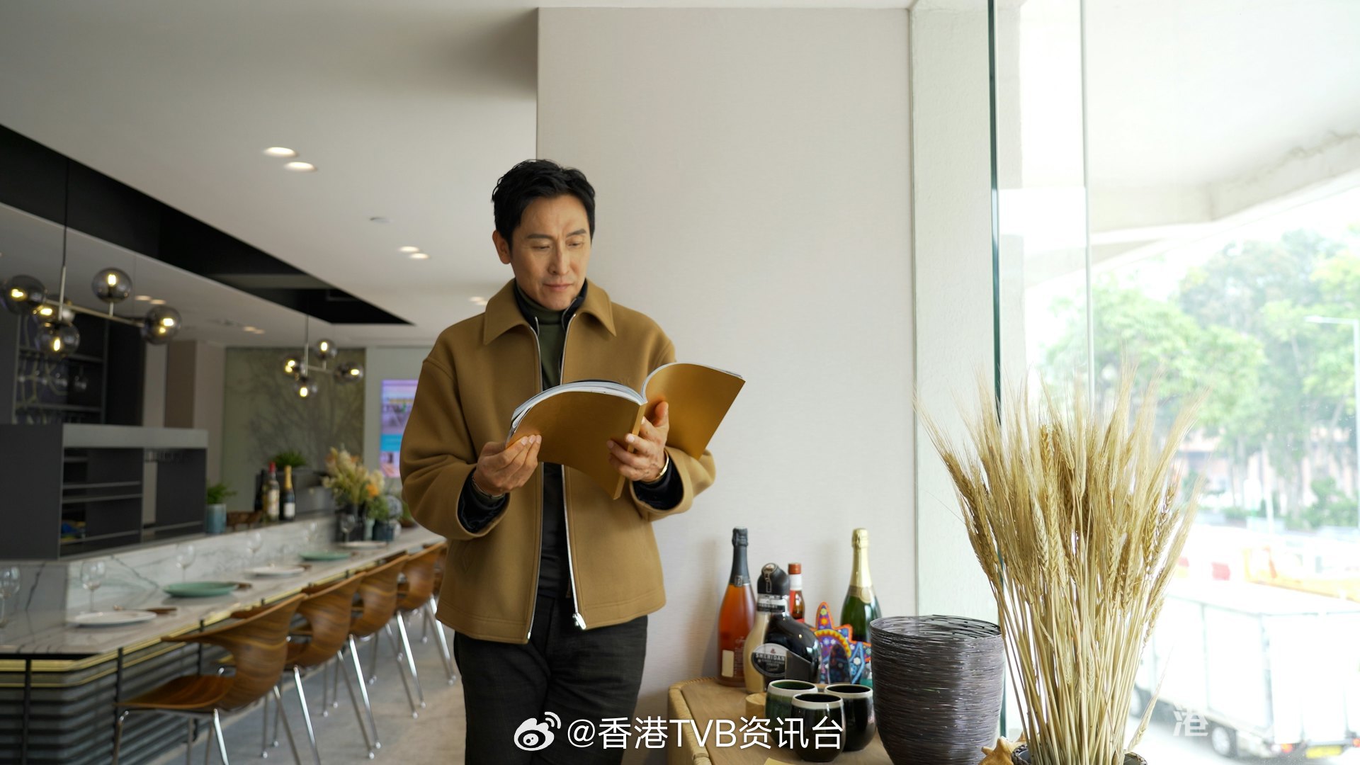 马德钟拍枪战戏长针插颈动脉旁险丧命传整容现“胶样”：我有皱纹马德钟入行超过30