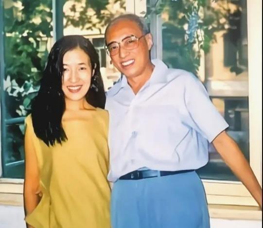 1986年,65岁的火箭专家杨南生娶了29岁的张严平,张严平的父母不同意,不料,
