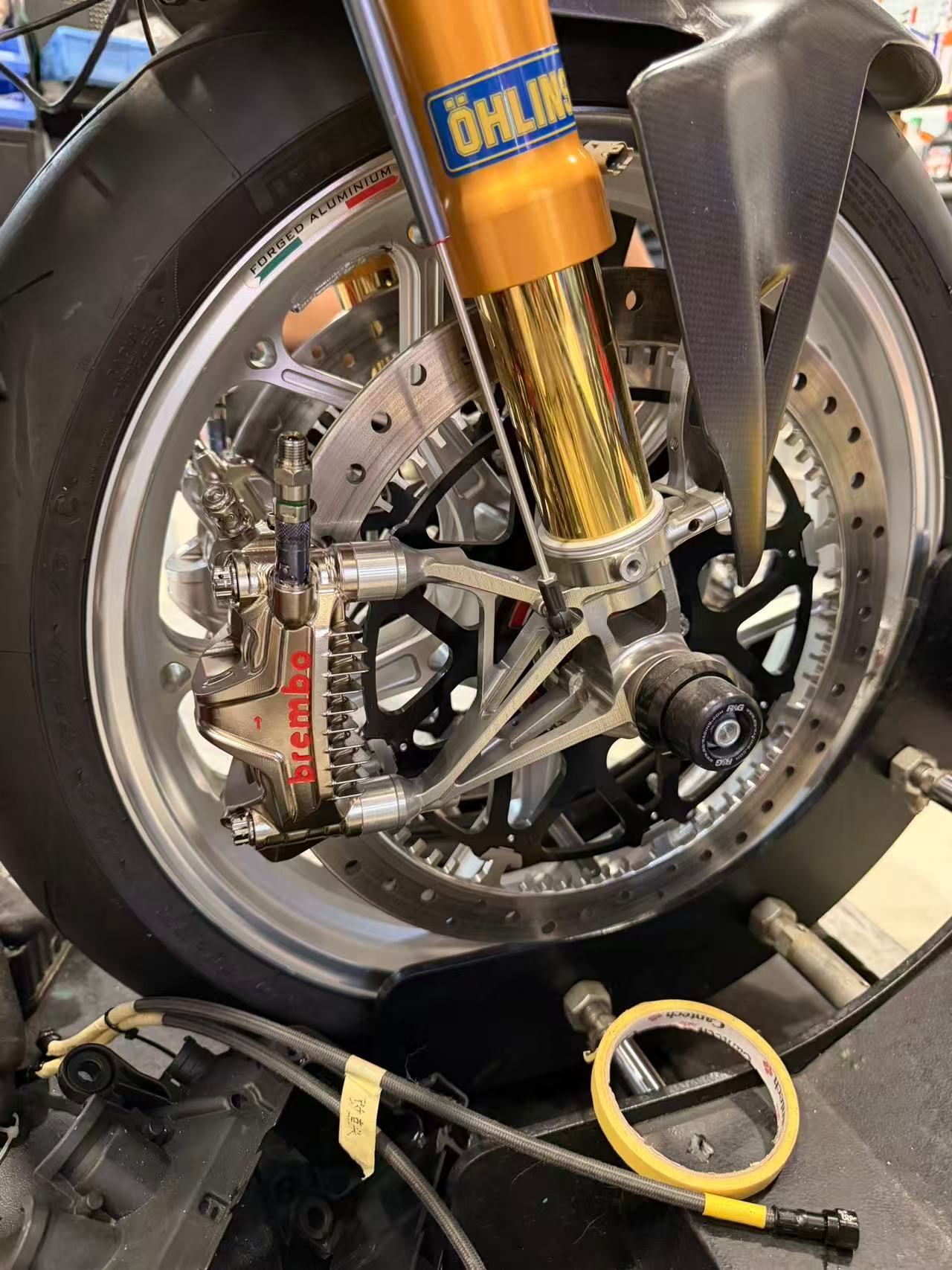OhlinsFGRBremboGP4-MS+加强散热盘快拆油管高度传感器有点
