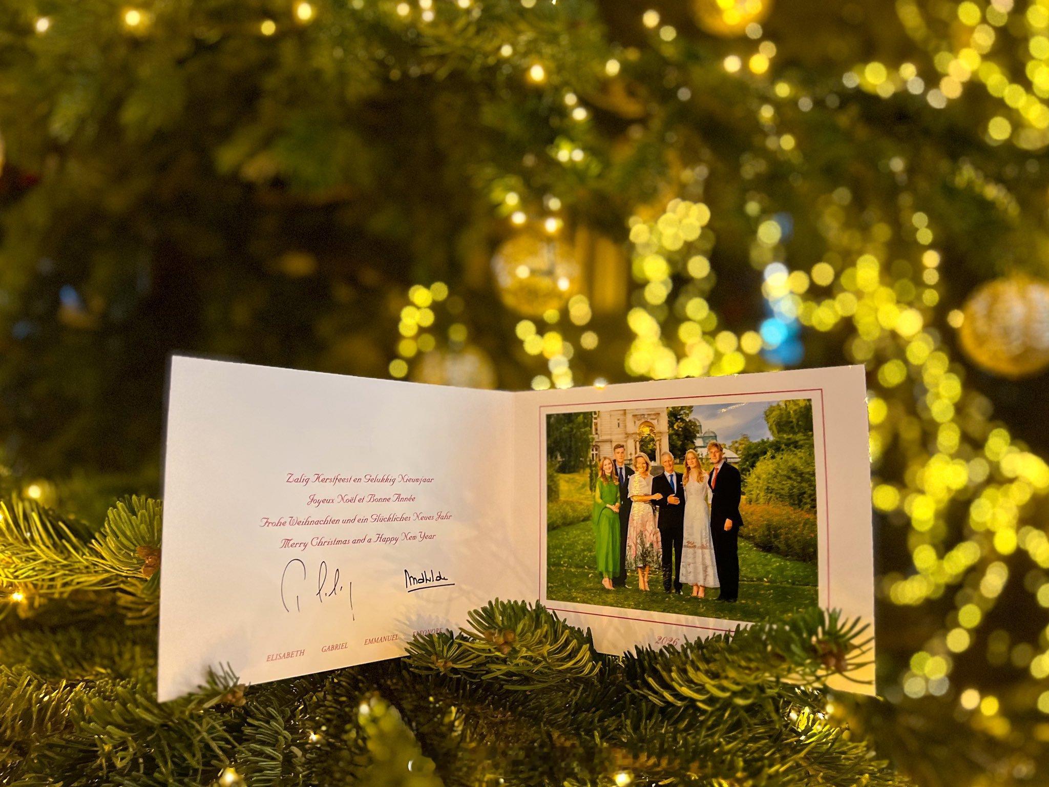 12.14比利时王室发布国王菲利普一家的圣诞贺卡照，真绿啊以及真高啊