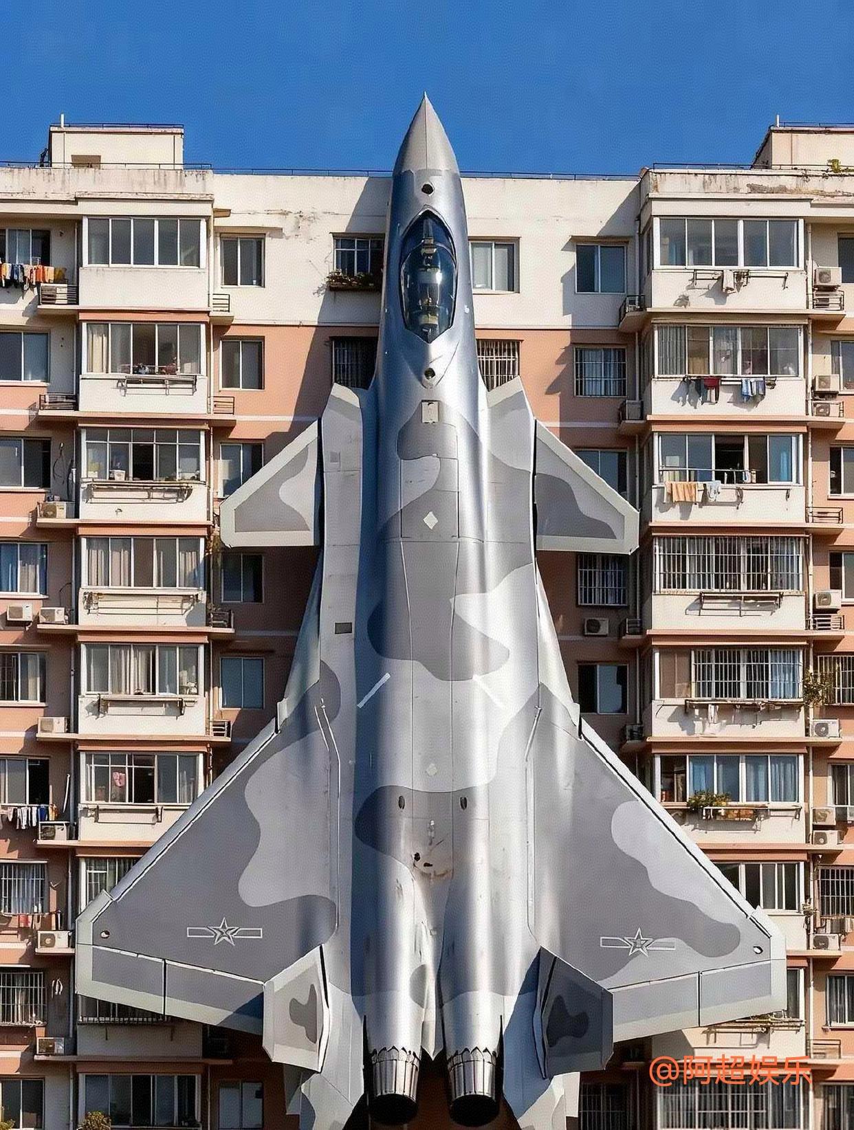 来感受一下歼20的真实尺寸吧科技感十足祖国越来越强大