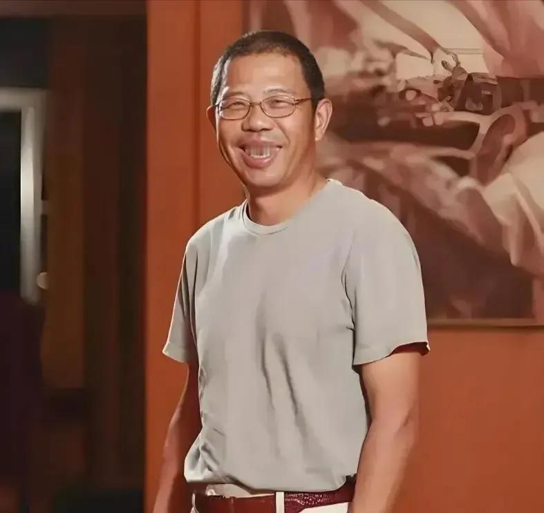 看了宗庆后的遗产风波，再回头看农夫山泉的钟老板，是不是网友欠他一个道歉？以前多