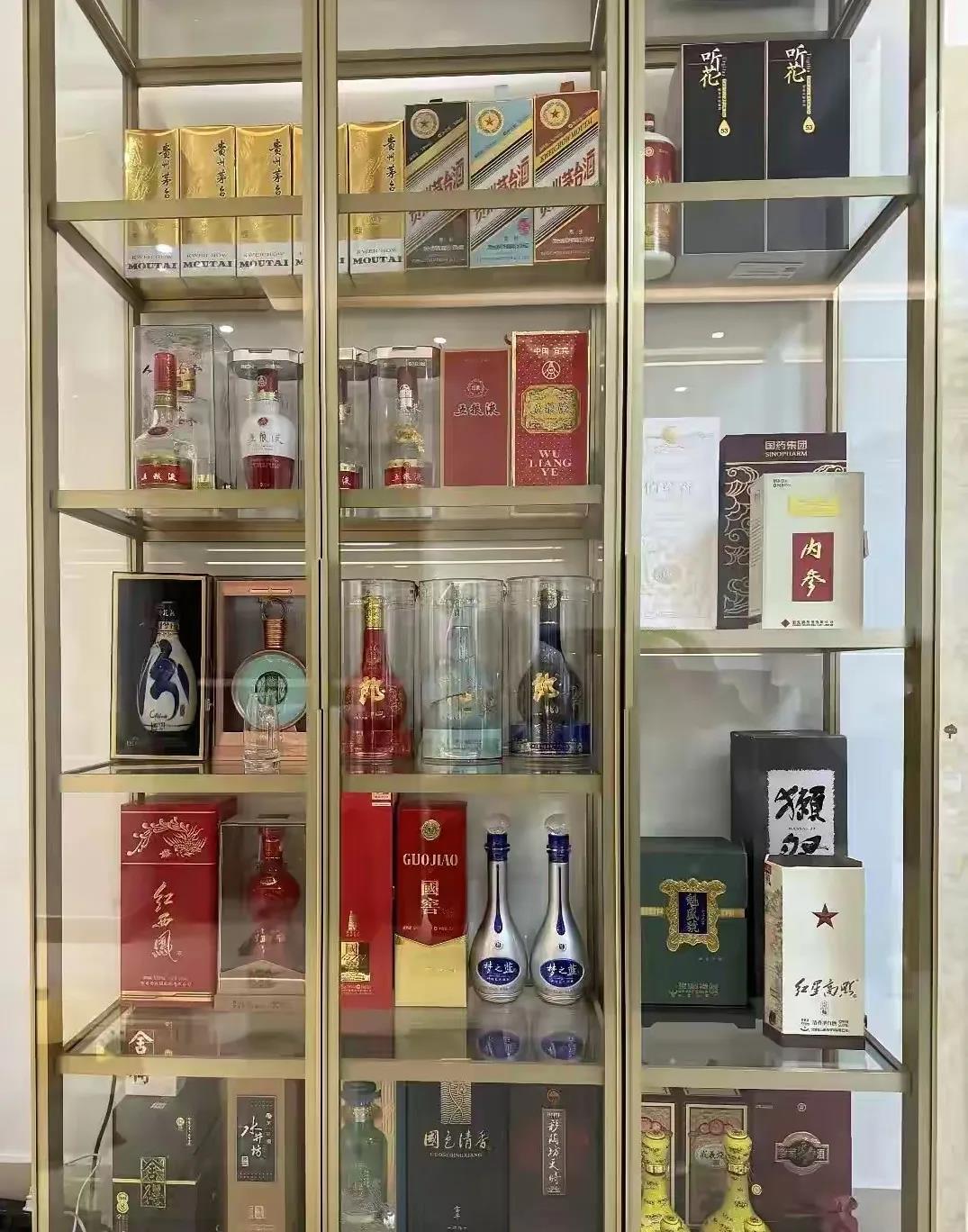 这个酒柜，还行吧。不服来辩！