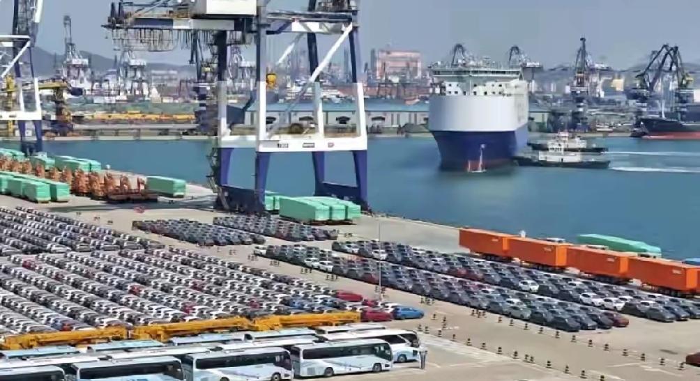 如今三大战场同时开打，中国一个举动，却是让西方悟了一个道理：欧洲能乱，中东能乱，