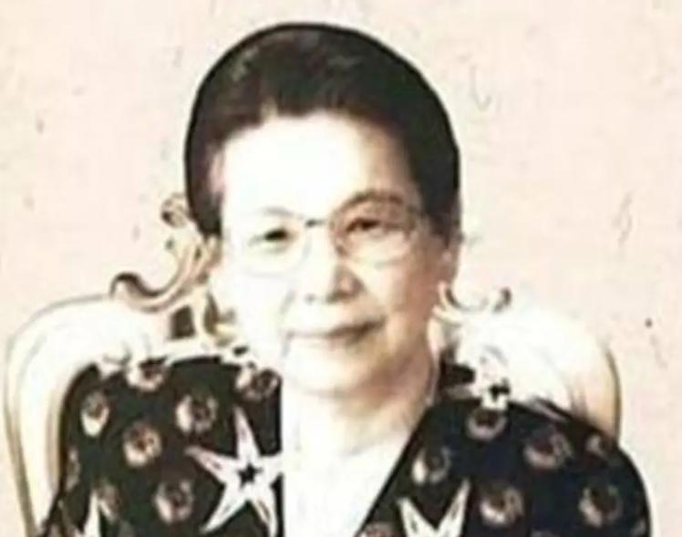 1988年，杨尚奎遗孀水静要去美国，杨尚昆得知后，立马下令：“查查领事馆发证的人