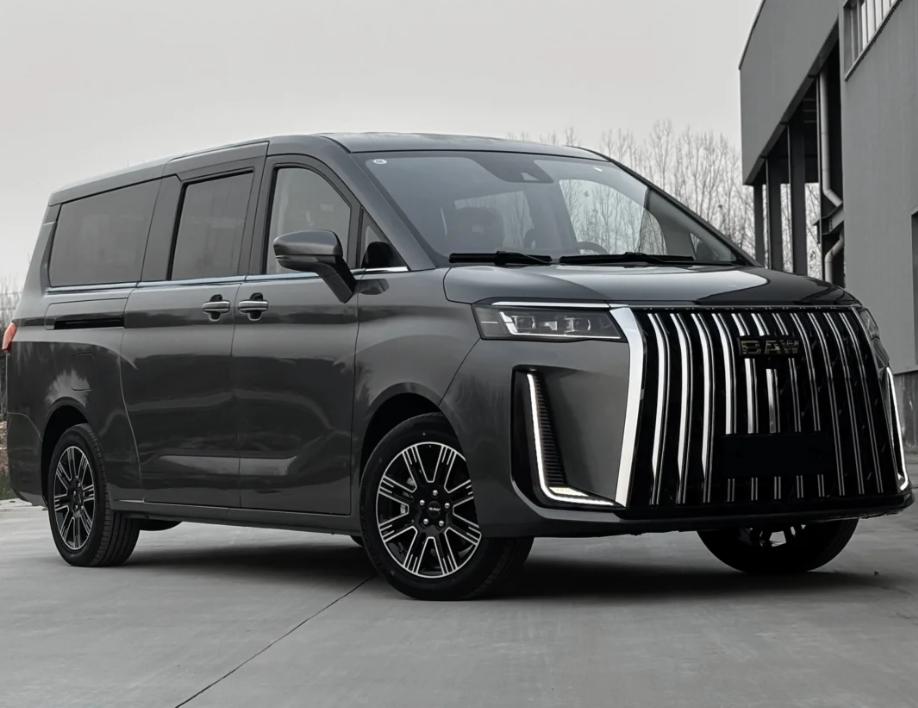12万买中大型MPV！轴距超GL8，二排零重力座椅，