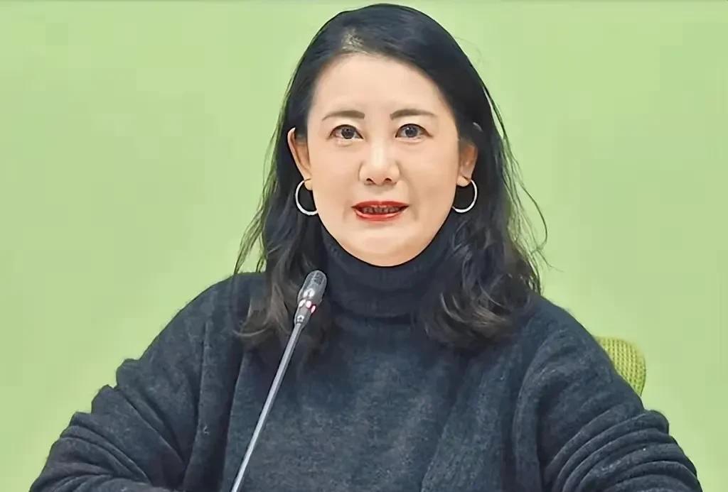 吴思瑶还是高兴早了，国民党“鲑鱼回邮”及二阶连署同步进行，目前二阶罢免距达标已近