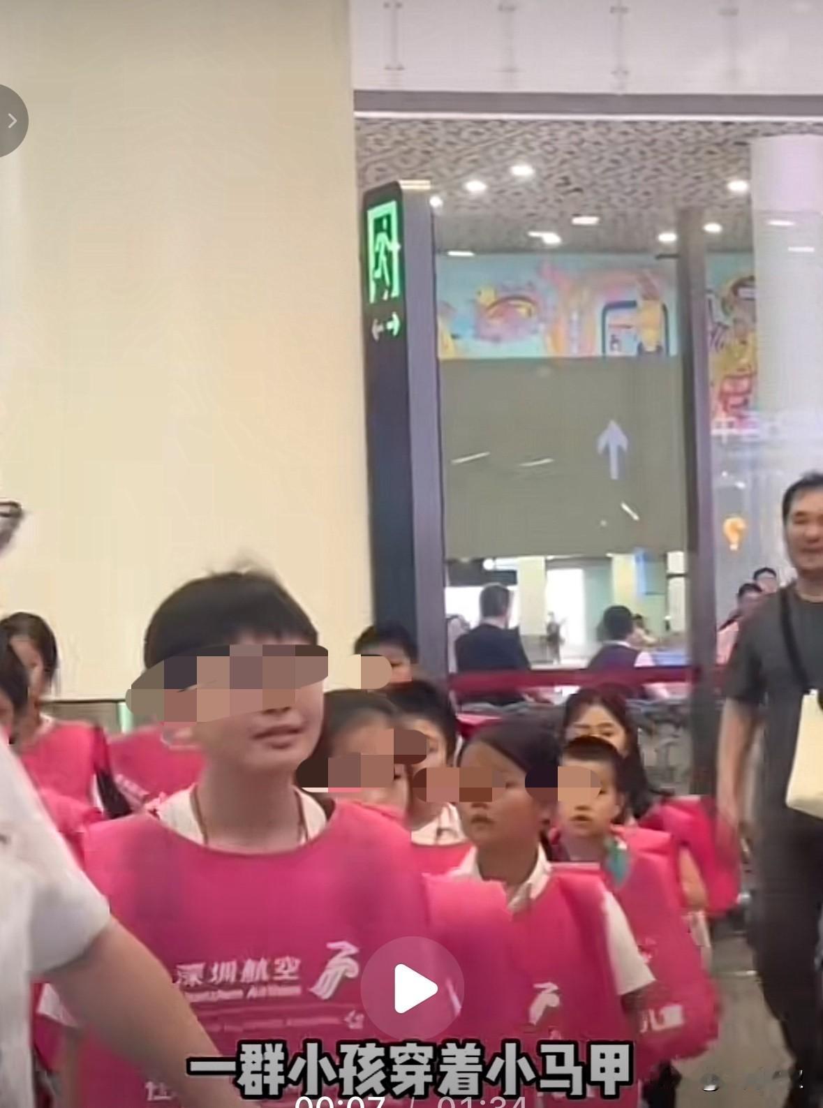 什么时候高铁也能这样有儿童无人陪护就好啦。暑假一放，大人要上班，孩子没人看，