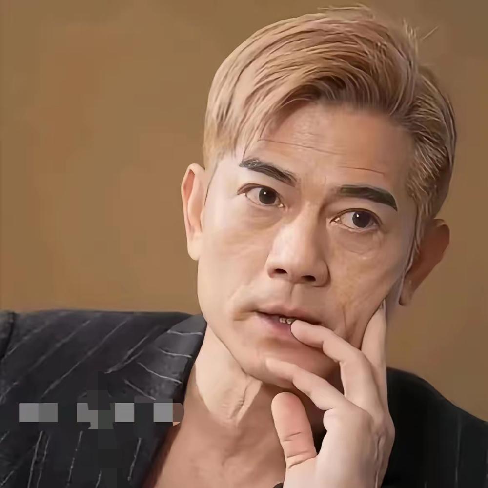 郭富城如今再想起当年说的“揍黄毛”，估计得笑着叹气，不是后悔生了三胎女儿，是怕等