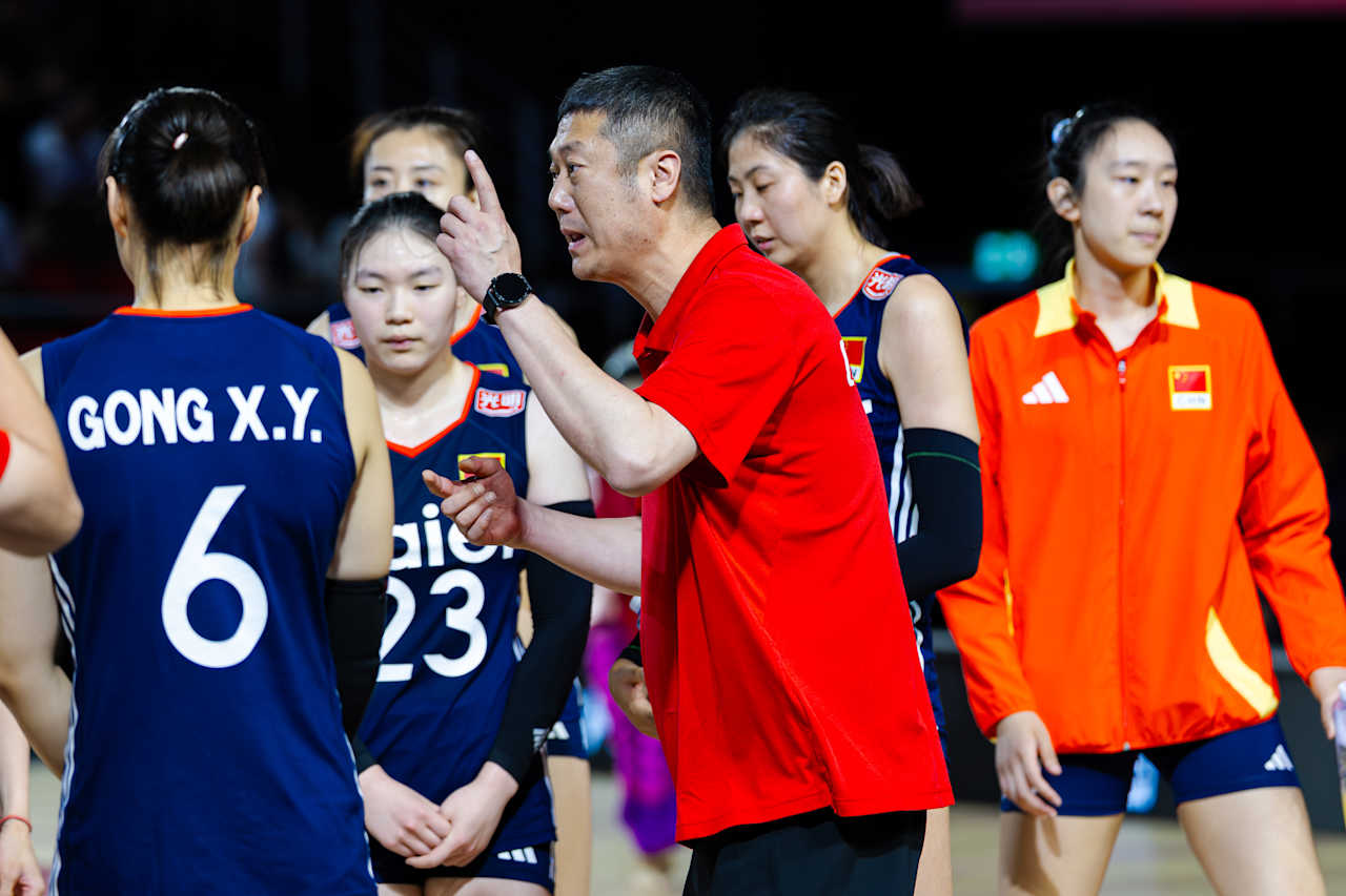 中国女排3:1哥伦比亚晋级16强，得分王庄宇珊发球超时太不应该