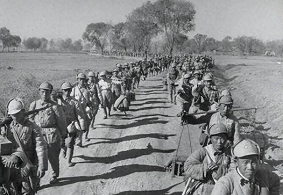 兰州战役后，郑维山嗷嗷大哭，彭总见状说：你想他们了吧“军长，天黑了，风大，您该