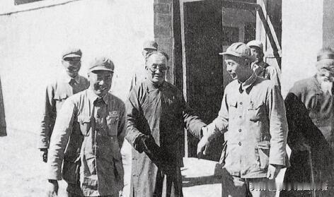 1949年10月初，马步芳逃到台湾后，蒋介石以“擅离职守”撤了他所有职务。马步芳