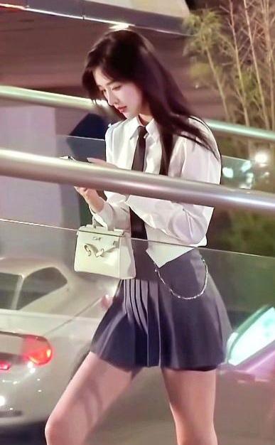 清澈如水！