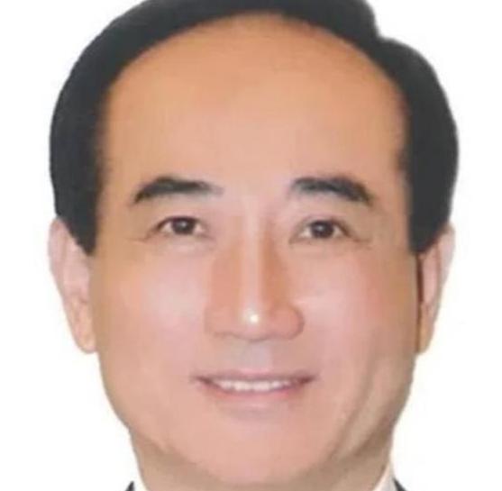 张亚中曾说：国民党有四种，第一是美国国民党，代表人物是朱立伦。主张亲美，一切都从