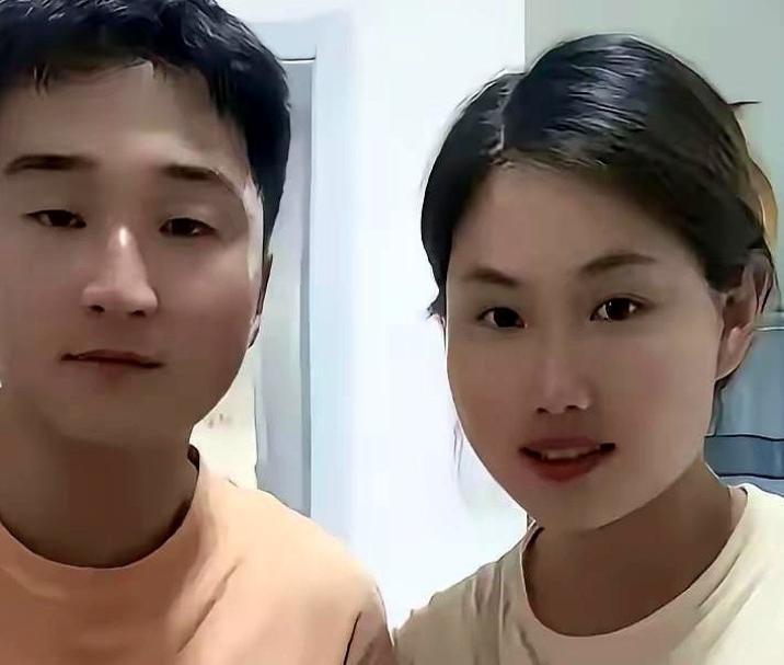 河南那个灭门案，看完我一晚上没睡好。凶手说，是为了钱。我呸。我一个字都不信