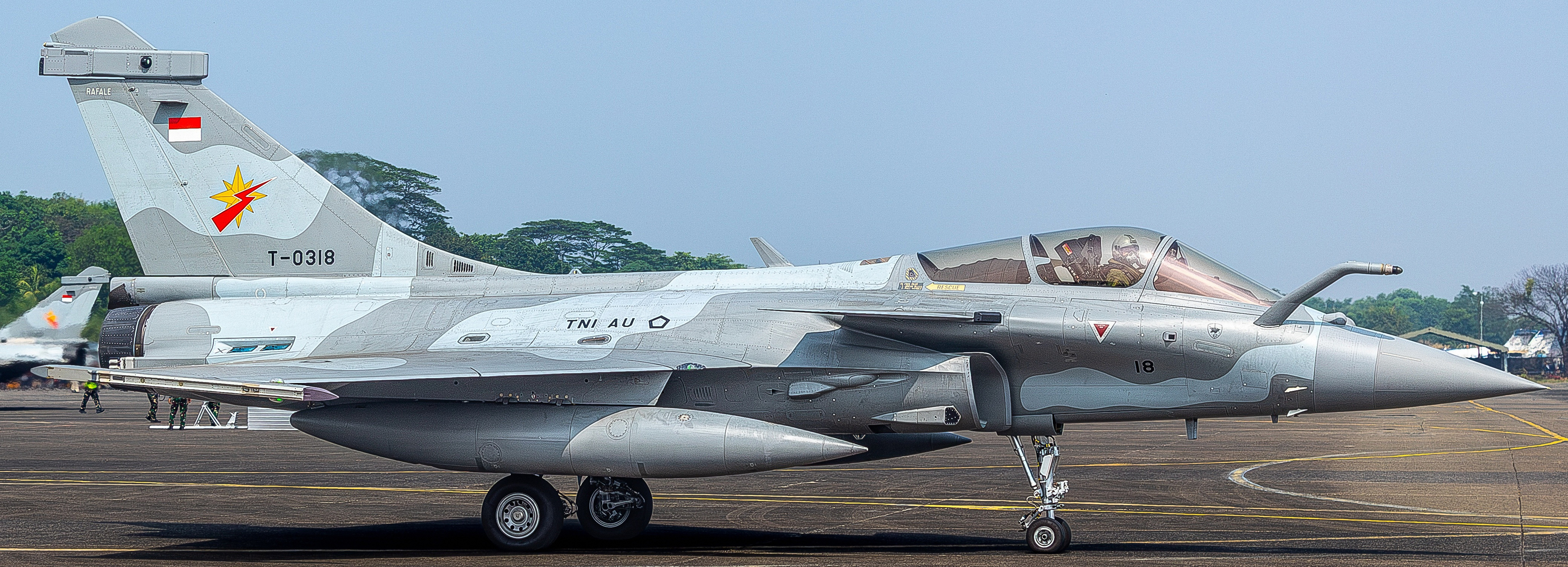 #高分辨率图像#印度尼西亚的战机杂图：SU27、30，阵风，来自X：​​​