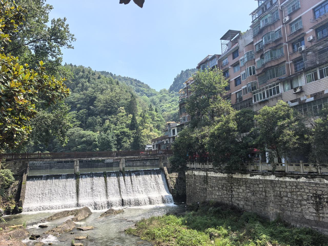 都说贵州毕节，六盘水凉快，温度可不能平均！跨行1600多公里来到凉城毕节！感觉真