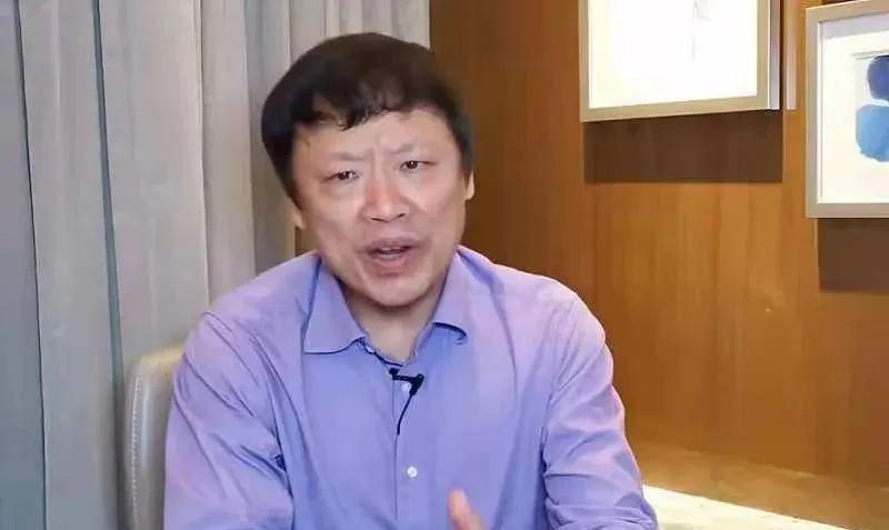 沉默的底色是立场，哪有什么“绝对自由”老胡这次是真的急了，也是真的“怂”了。