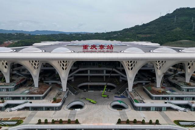 重庆居然有世界最大的火车站谁能想到，山城重庆悄悄建成了全球规模最大的火车站—