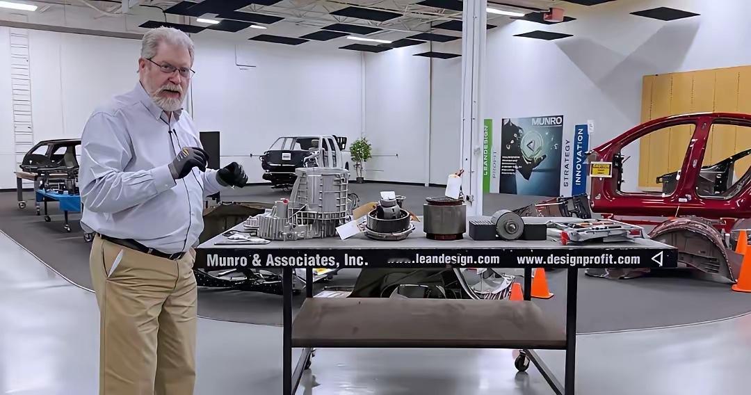 美国工程师拆比亚迪电机，本想找茬反被实力圈粉比亚迪的电机再次被海外知名汽车工