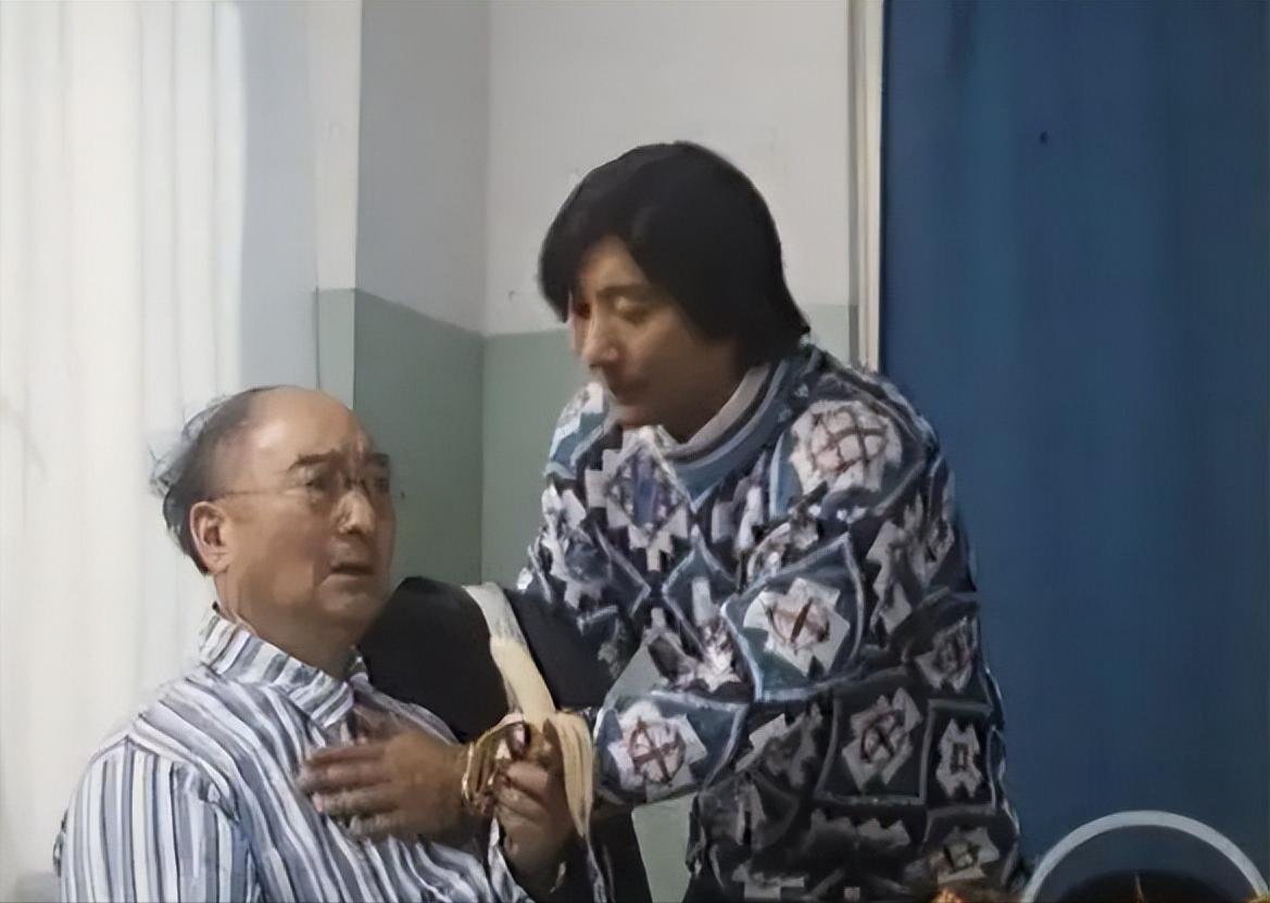 演员陈佩斯说，我小时候过得太幸福了，五六十年代，陈强月工资250元，五七、五八年