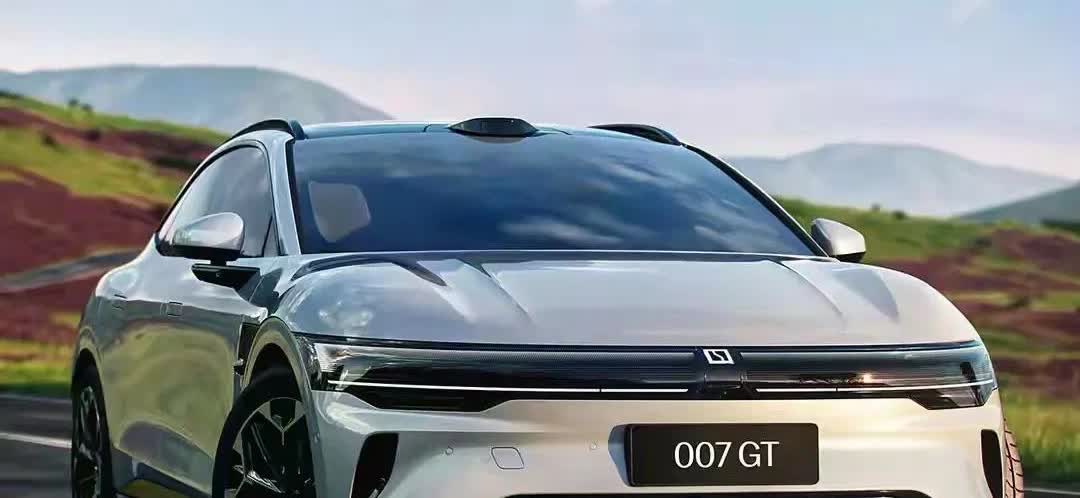 这就是赤裸裸的现实！2021年，极氪卖了6007台2022年，极氪卖了7