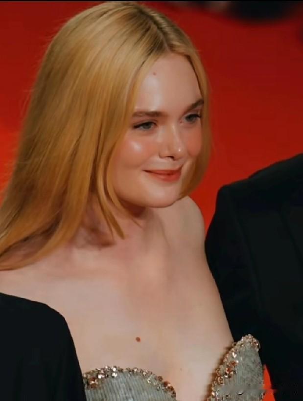 看到范宁拿下人生第一个奥斯卡提名，真是隔着屏幕都替她激动！妹妹在IG上晒出全家的