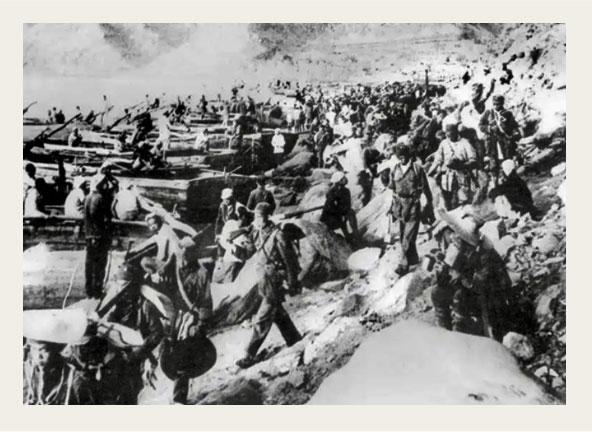 1947年6月30日，刘邓率领晋冀鲁豫野战军主力4个纵队12万余名将士，于山东省