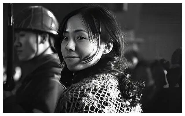 1938年，大汉奸陶锡三在家中设宴招待日军。忽然，他听见女儿哭叫着，救命啊，救命