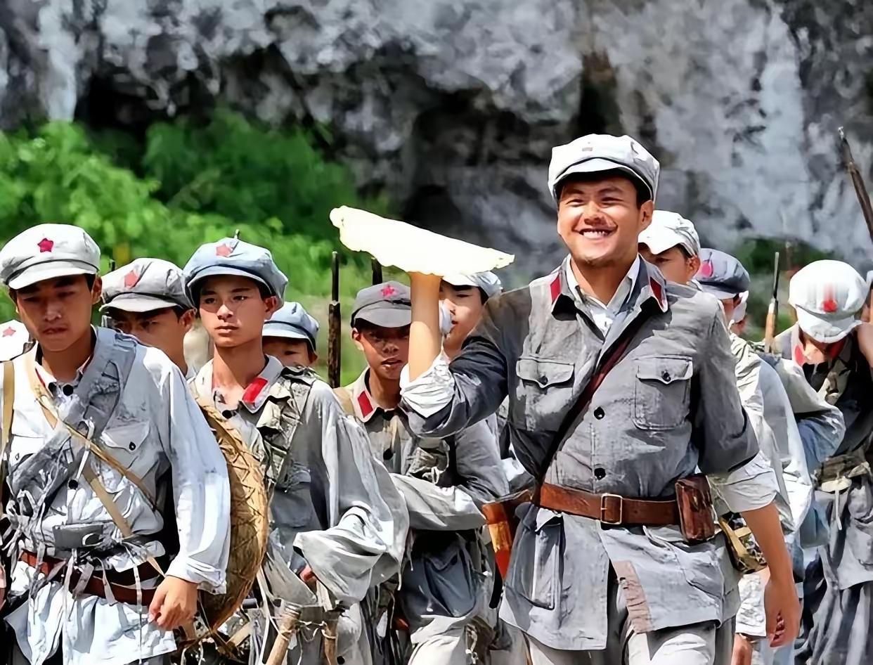 老红军从事革命几十年，职务仍旧为班长，王震大怒：我心里不舒服。这位让王震将军