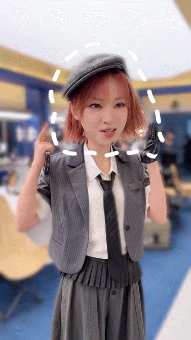 黄灿灿为防恶剪每天换发型别人防恶剪靠律师函，黄灿灿靠发绳。每天换个造型，后期想