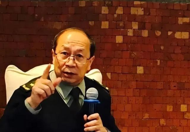 "中国人不守信用，在19世纪年间白纸黑字签了永久割让土地条约，如今却要反悔！"2