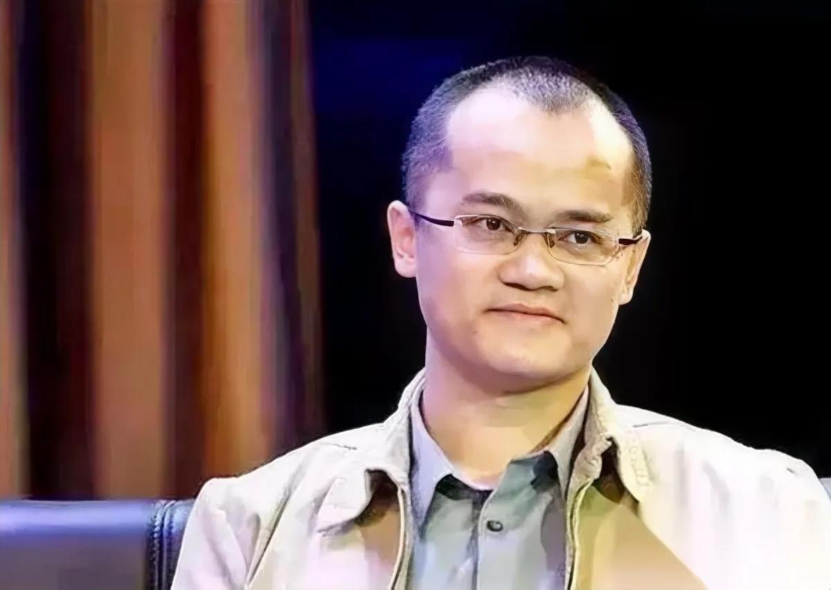 阿里亏740亿后，拼多多放大招！这次不碰外卖，直接杀向阿里老巢——传统电商。