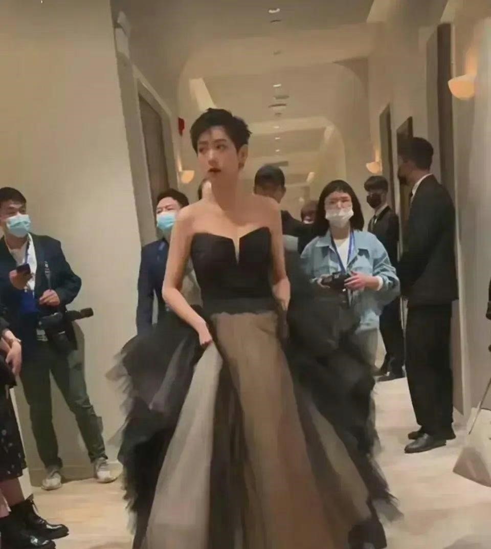 刘恺威的女友，怎么像假小子？认同吗