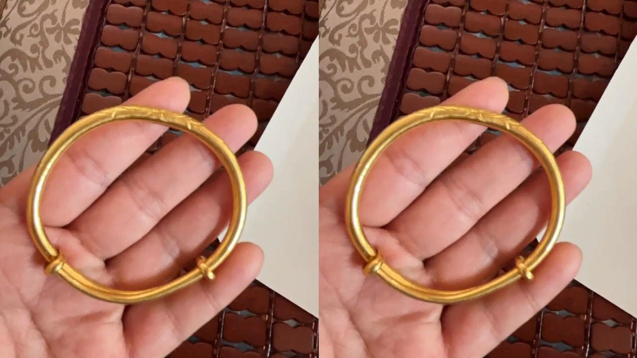 终于领悟了古人所言：黄金不落穷人手！之前424一克时，我把44克的手镯卖了一万八