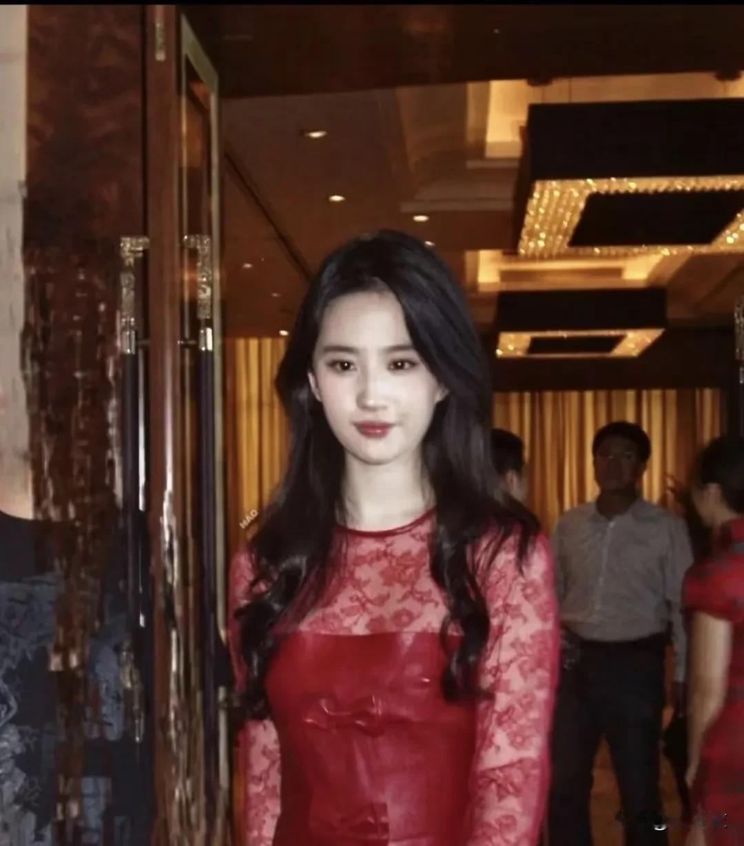 东西方的审美不一样，中国普遍认为刘亦菲的长相是顶级美貌，但是在美国，她还是美的。