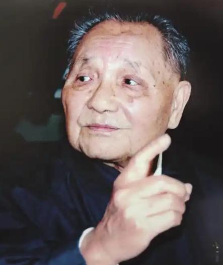 美国若真要插手台湾问题，该如何应对？邓公其实早已点明方向：美国最终只有两种选择，