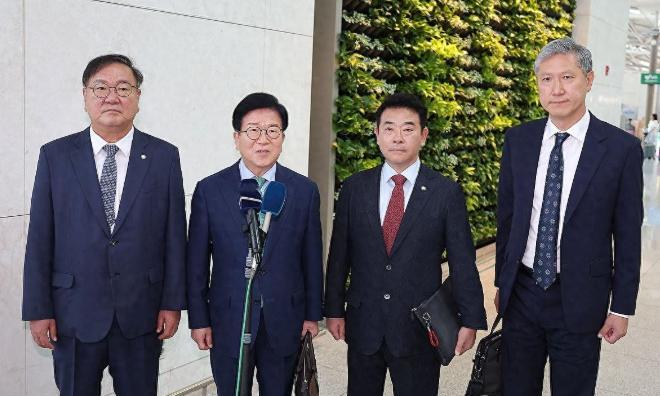 韩国特使团抵达北京，下飞机的第一句话不简单，我方回应很干脆8月24日，韩