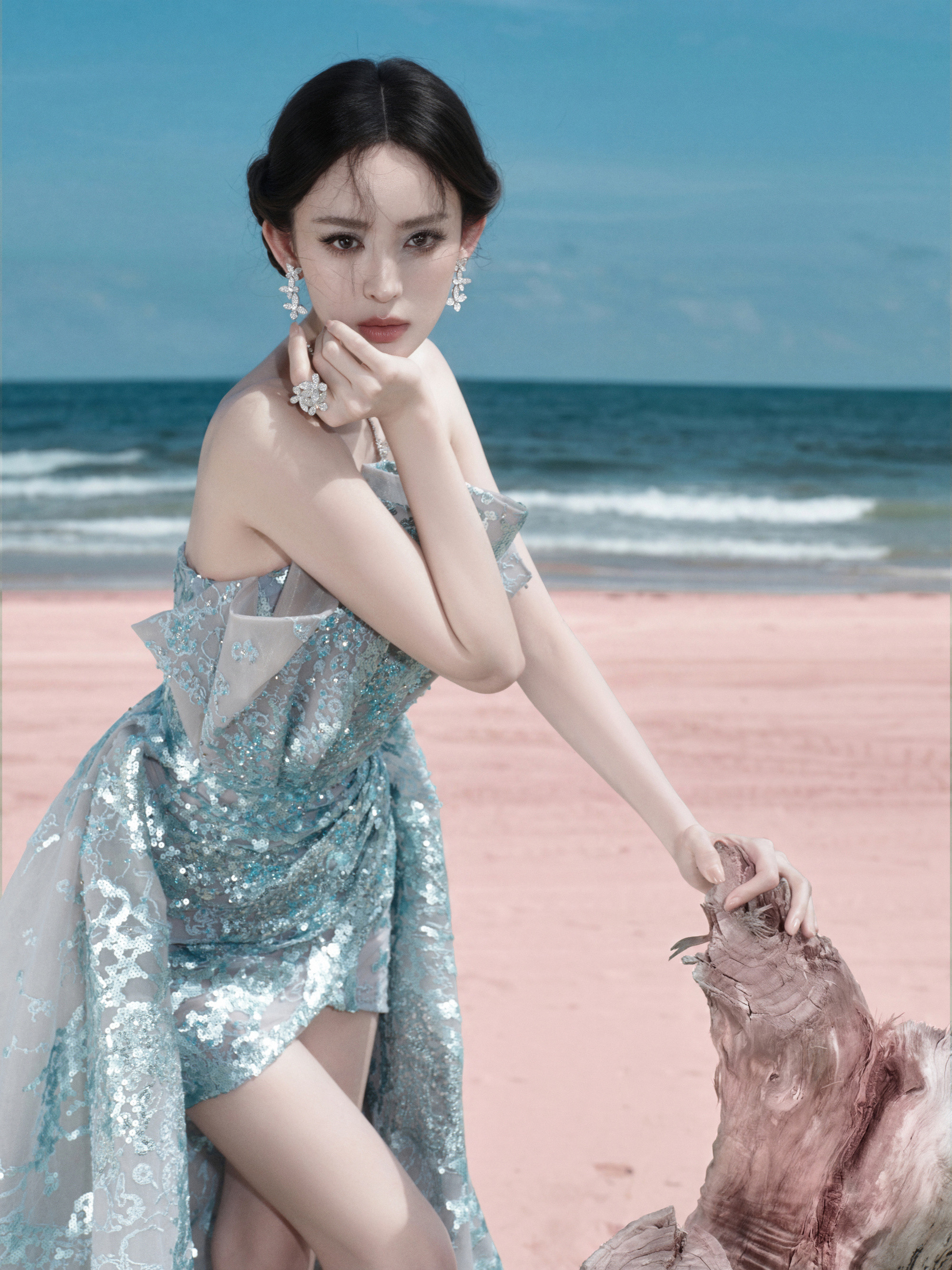 娜扎新剧被一巴掌拍倒第一次见娜扎用眼神讲故事——巴掌落下前的恐惧，落下时的僵住