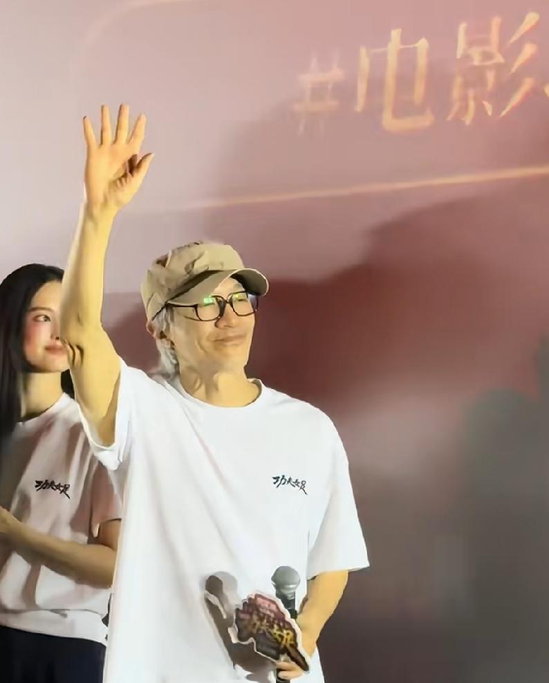 周星驰不是饺子，当年唱衰《哪吒》，现在又想故技重施。《功夫女足》破18亿了。