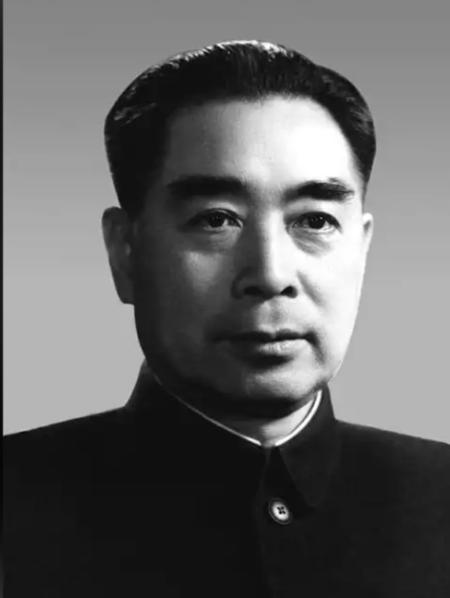 1996年9月的一天，谷牧忙到凌晨三点才回家休息。刚到家，接到周总理打来的电话，