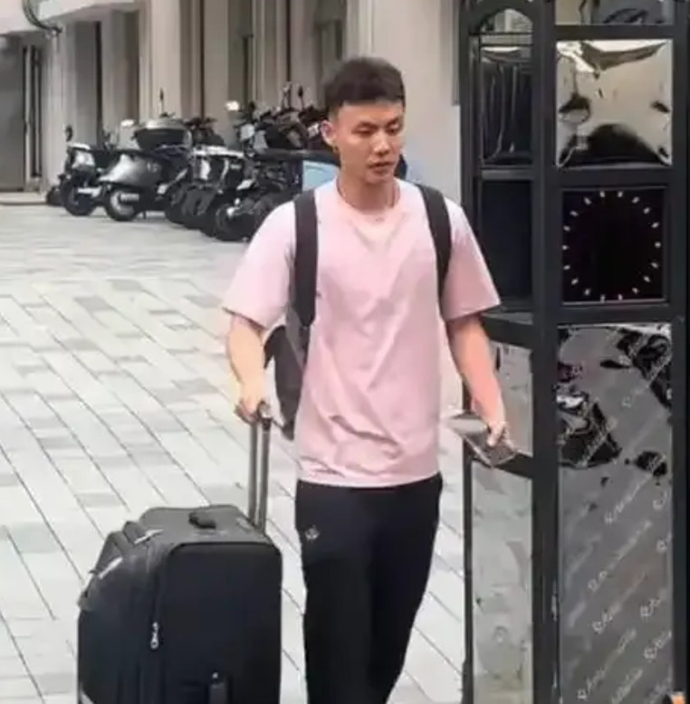 假期的三个篮球传闻！1.上海求购徐杰，年薪开到三年1500万；2.辽