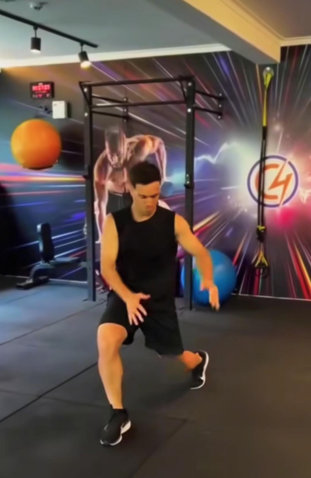 北京国安球员已经开始提前训练！北京国安俱乐部目前成了唯一没有官宣主教练的球队，虽