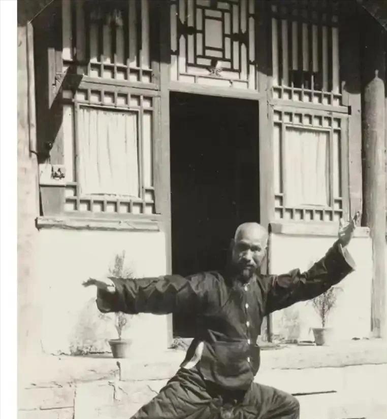 1936年柏林奥运会上的武术表演，让一个来自河南许昌的武师寇运兴